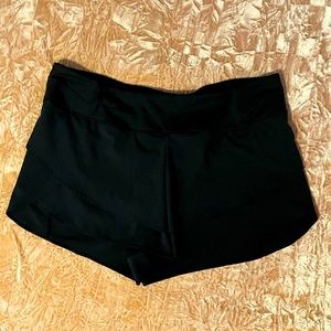 Women’s black athletic shorts size L